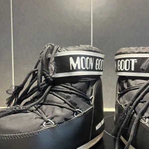 Moonboots - Säljer mina moonboots då dom inte kommer att komma till användning🌸