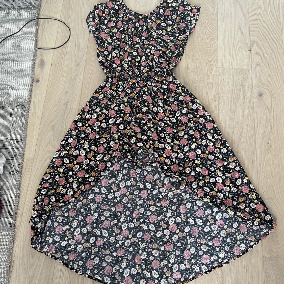 Blommönstrad klänning 