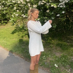 Virkad klänning Gina Tricot - Fantastisk klänning från Gina!!! Inte genomskinlig så går att ha med bara underkläder ❤️