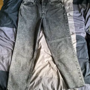 H&m svart jeans, nya, aldrig använt,