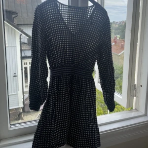 Zara klänning - Zara klänning, rutig, skit snygg! Mörkblå!