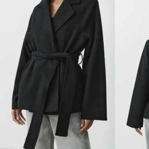 Kappa från missäy  - Helt oanvänd köptes förra hösten storlek xs från missäy men bilden är från Gina. Har testat båda då modellerna är helt likadana. Fler bilder vid intresse säljs för 270+frakt