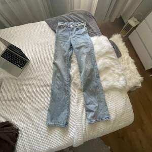 Ljusblå ”mira” jeans från Lindex. Långa på mig som är 174. 