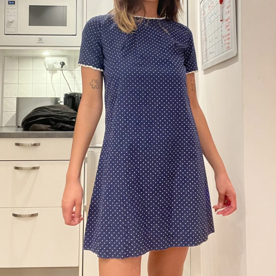 Prickig klänning 🔵 - 90