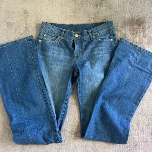 Snygga lågmidjade bootcut Jeans. Storlek W27/ L36. JC jeans