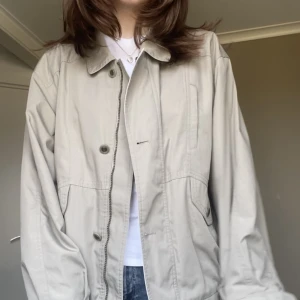 Vårjacka! - Super fin vårjacka i bra skick och storlek M, skriv vid intresse! 