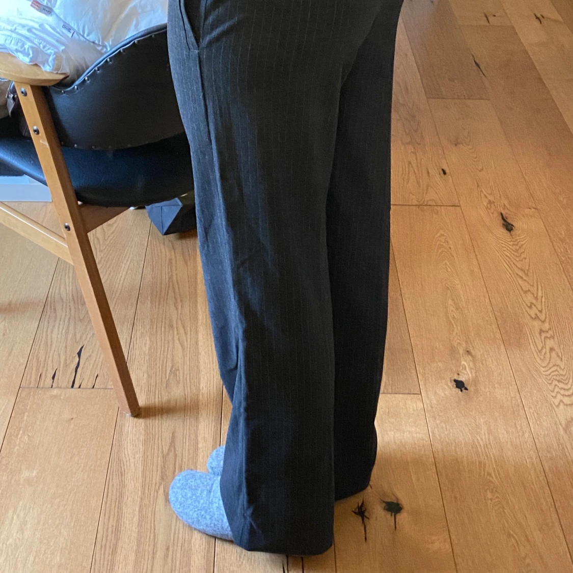 Kritstrecksrandiga kostymbyxor - 91