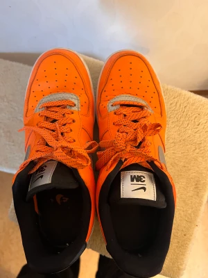 Nike Air force 1 3M Reflective - använt under vintern ba. helt ok skick. strl 42,5