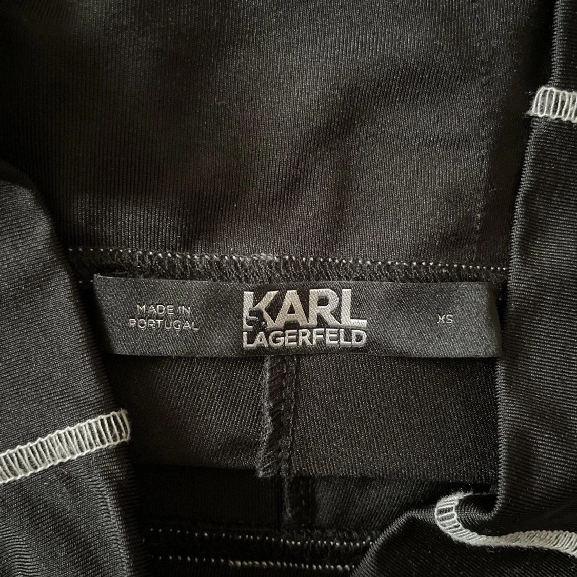Svarta tränings tights från Karl Lagerfeld  - 91