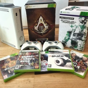 Xbox360 med konsoler, spelboxaxar mm - Xbox360 inkl konsoler och spel (har mer än de på bilden) Och 2 Samlingsboxar som funnits i fåtal exemplar 