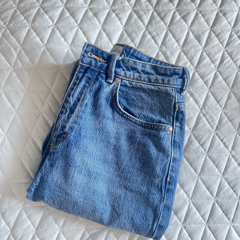 Snygga jeans från ”Neuw”, de är lite stora på mig och har därför knappt användas! Nypris: 1299kr . Jeans & Byxor.