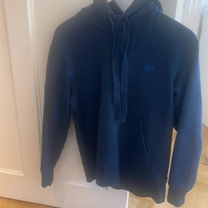 Acne tröja - Säljer denna acne tröjan i bra skick. Till ett väldigt bra pris🤭 hör av er om ni vill köpa❤️ Kram Anna 