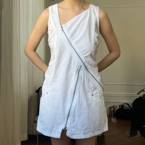 unik vintage klänning - Vintage märke, köptes på 90-talet. Storlek S. Möts i stockholm eller fraktar