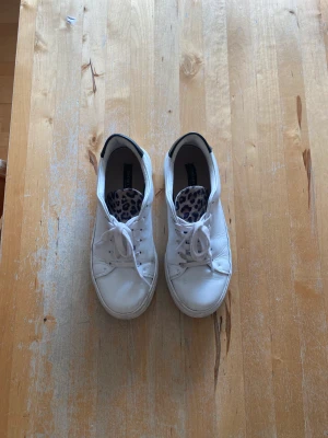 Sneakers - Använda ett antal gånger. Sneakers från Sneaky Steven i storlek 38.