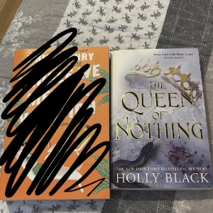 The Queen of nothing  - Den är helt ny har inte läst just denna kopia eftersom jag har 2 stycken och tänkte att jag inte behöver denna. Köptes för runt 140 kronor och säljer den för 100