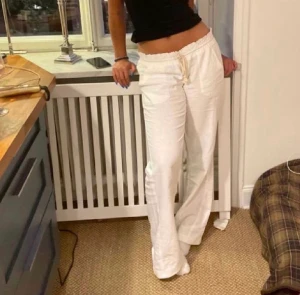 Roxy linnebyxor  - Säljer dessa. Köpta på Plick men jag har aldrig använt de. Långa på mig som är 173cm!