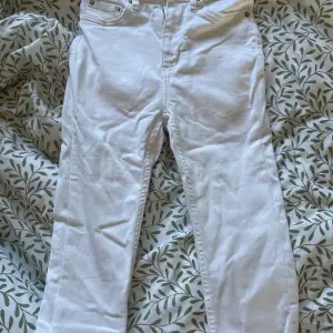 Helt vanliga vita jeans från lager 157! Använd 1 gång!!! Strl Xs