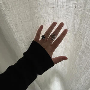 Cool ring - Säljer en sjukt snygg ring som jag köpte på en söt marknad på Mallorca💕går att justera💕💕