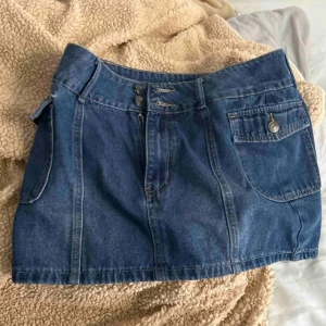 Mini denim skirt - Har så många därför jag säljer den här😊 Kom privat om du har fler frågor etc🤍