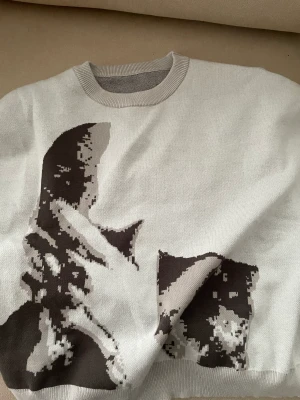 Stickad tröja  - Fint skick, storlek M