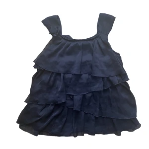 medh y2k topp - fin topp från lindex. Barnstorlek 146/152, men passar XXS-XS bäst. Möjligtvis en liten S. Köparen står för frakt. 💓