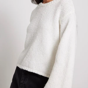 Stickad tröja - Använd få gånger!  Ordinariepris: 449kr🤍