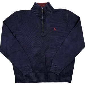 Ralph Lauren Half-Zip Tröja - Marinblå halfzip tröja från Ralph Lauren, bra skick! Storlek L, ställ gärna frågor!😊