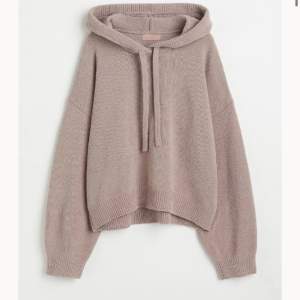 Säljer denna superfina och sköna hoodie från hm storlek S