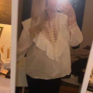 Zara blus - Så fin blus ifrån ZARA 🩷🩷🩷