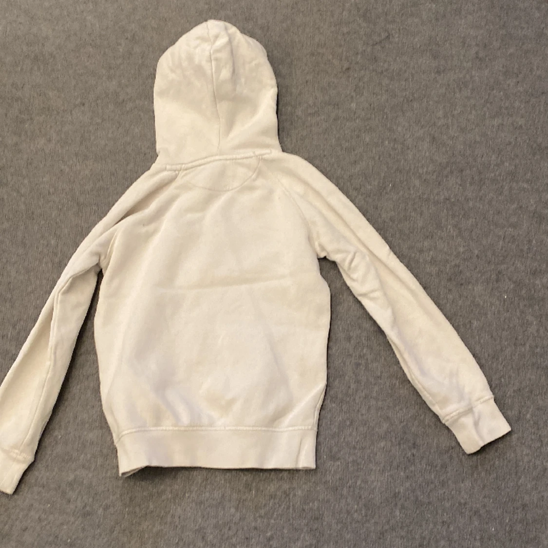 Vit hoodie från GANT - 90