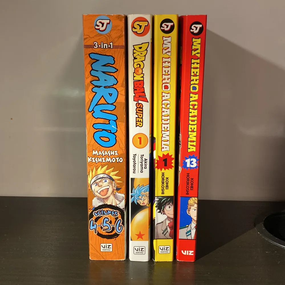 Säljer Naruto volym 4-5-6, My Hero Academia vol 1 och 13, och Dragon Ball Super vol 1. Kan köpas individuellt för 75kr styck eller alla för 200kr. PS; Alla är på engelska.. Övrigt.