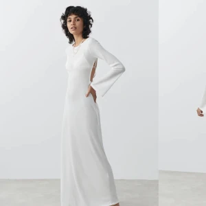 Klänning  - Säljer denna fina oanvända klänning från Gina som är väldigt populär. Endast testad. Strl XL