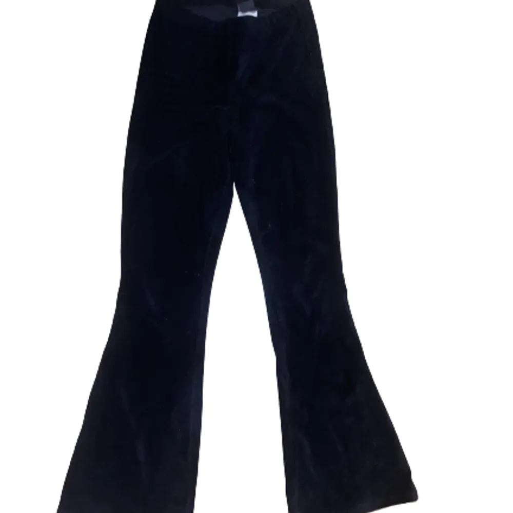 snygga bootcut byxor från ginatricor i ribbat sammet tyg. . Jeans & Byxor.