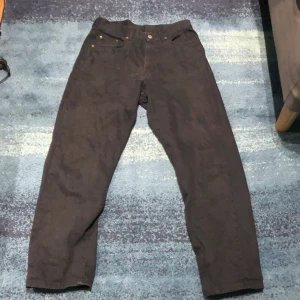 Smått baggy byxor - Lite baggy byxor från mcgordon