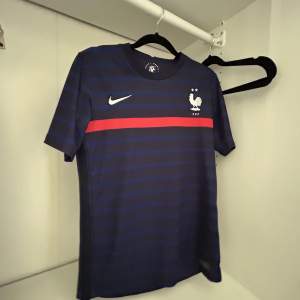 Frankrike fotbollströja  Storlek xl barn - 158- 170 cm Nike Från säsongen 21-23