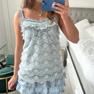 Spets topp! - Så snygg spetstopp! Står storlek xs men skulle säga att den är större