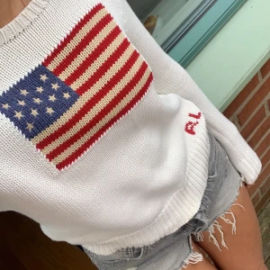 Ralph lauren tröja - Säljer denna fina tröja från Ralph lauren i perfekt skick 💞 xl i barn storlek som sitter som xs