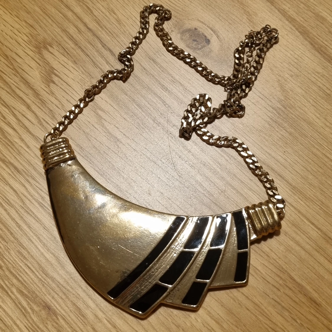 Guldigt halsband  - 90