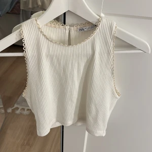 Linne  - Ett jätte fint linne från zara som inte kommer till andvändning längre. 💕 köparen står för frakten 😊