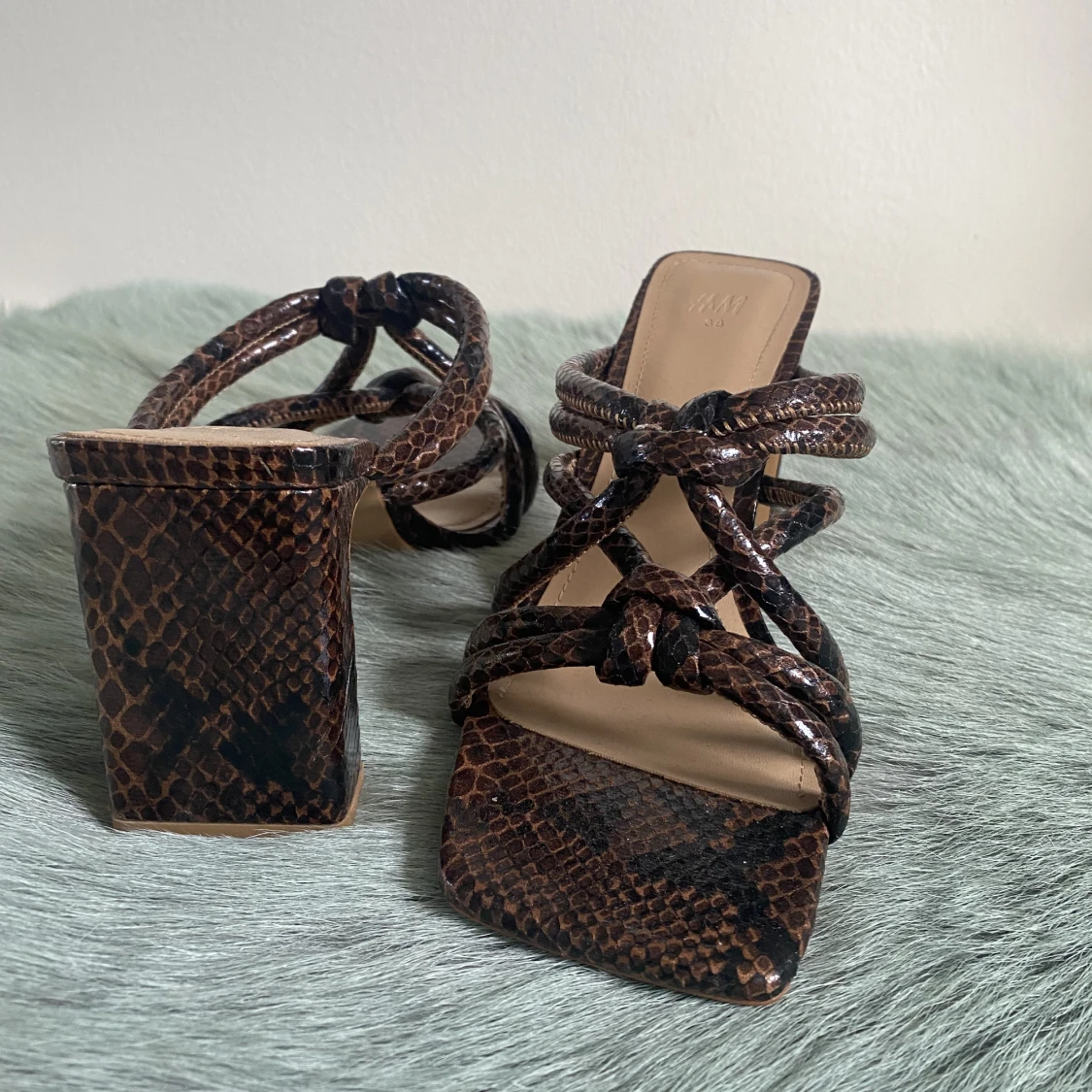 Klackar i brunt ormskinn  - 90