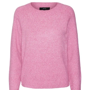 Vero moda tröja  - Säljer min jättefina tröja ifrån vero moda! Köpte den i julas och använd minst två gånger💞