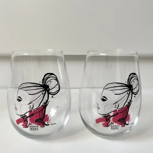 Kosta Boda glas - 2st tumblerglas använda fåtal gånger. I väldigt fint skick. 