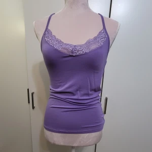 Linne lila - Linne i godskick från zalando! Väldigt ren och passar byxor och kjolar!