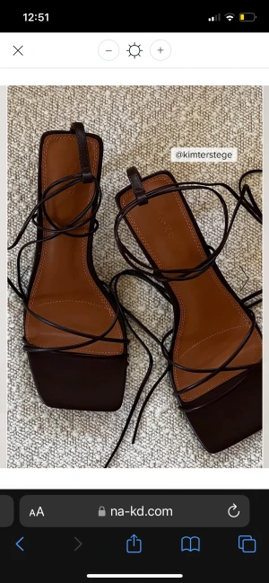 Klackskor - Säljer dessa klackar som har snörning! Dom är köpte på asos och har inte riktigt kommit till användning. Dom är som nya! Jag har storlek 39 och det står att dessa är i stolek 41 men skulle säga att de är 40 då dom passar mig. 