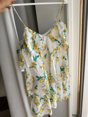 Playsuit - Från H&M  Inget att anmärka på 