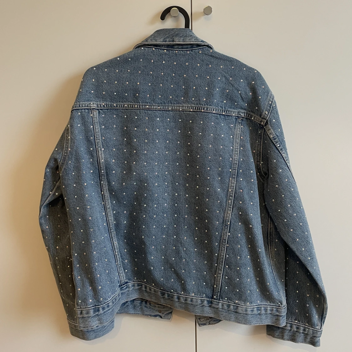 Glittrig jeansjacka  - 91