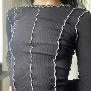 Långärmad klänning från H&M Divided, ger snygg figur, stretchigt material så passar större storlekar med😍