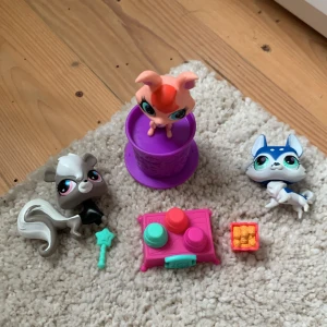 Littlest Pet shops - Säljer dessa petshops då jag inte använder dem. 💕 Allt på första bilden ingår i priset.🫶🏻 Lite skadade på vissa ställen men annars i gott skick.💕