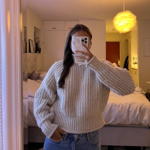 Stickad tröja - Skön stickad tröja från H&M, nyskick☺️