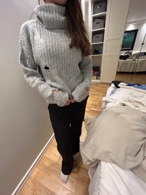 Tjocktröja  - As fin och jättemysig stickad tröja! 10/10 skick! 